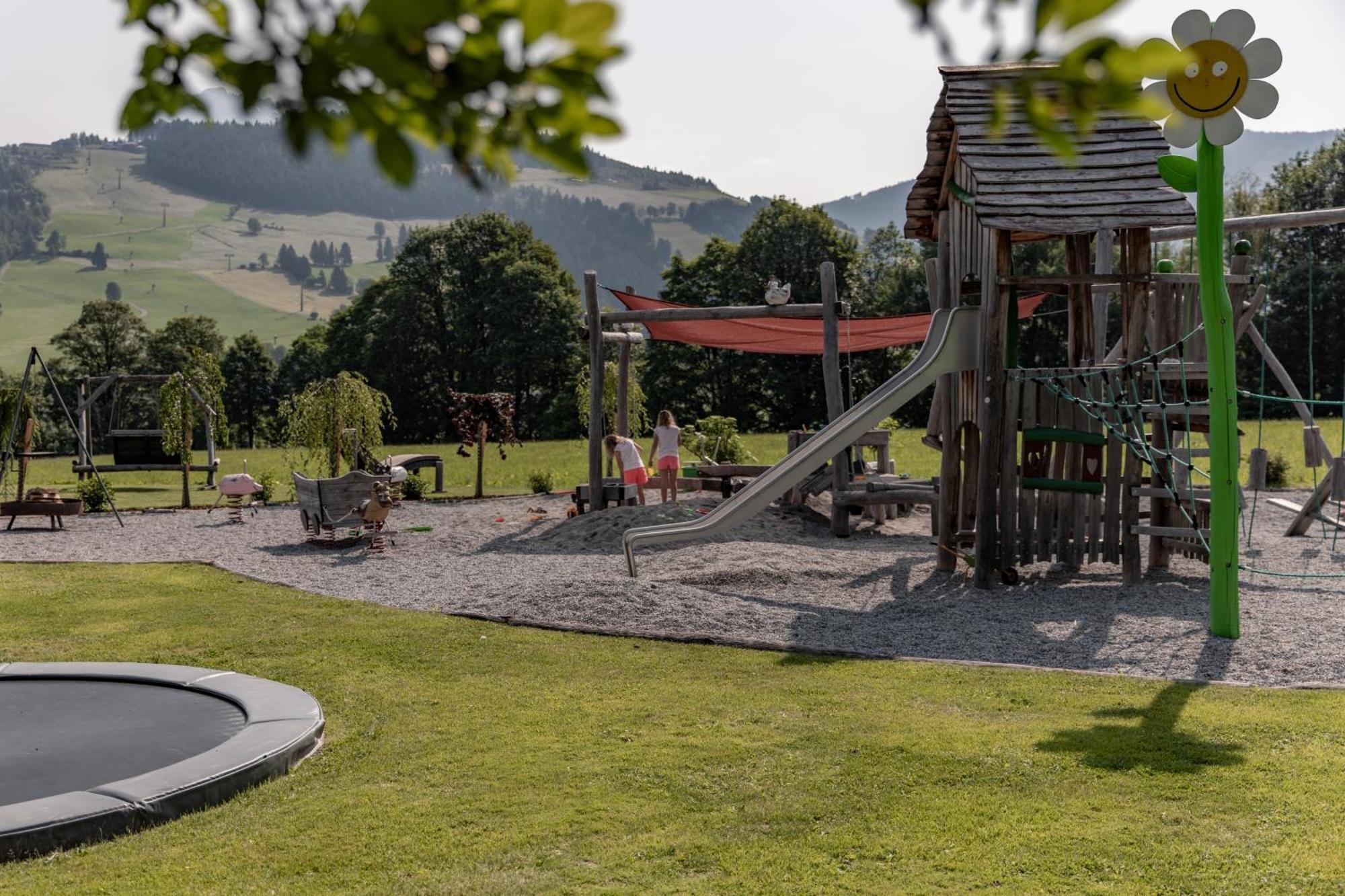 Aparthotel Biohof Ebengut Maria Alm am Steinernen Meer Exterior foto