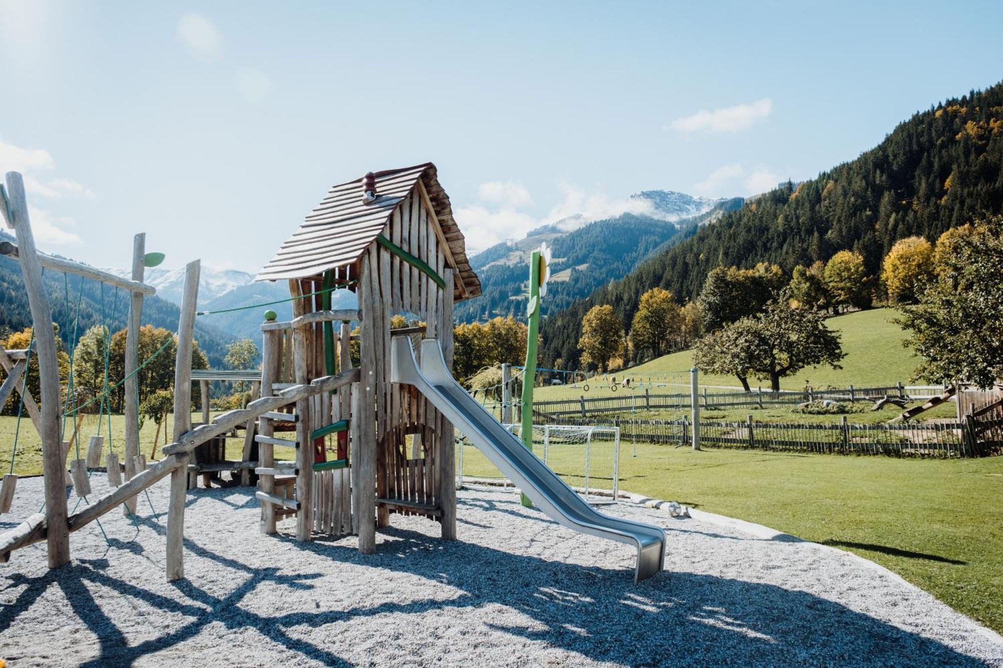 Aparthotel Biohof Ebengut Maria Alm am Steinernen Meer Exterior foto