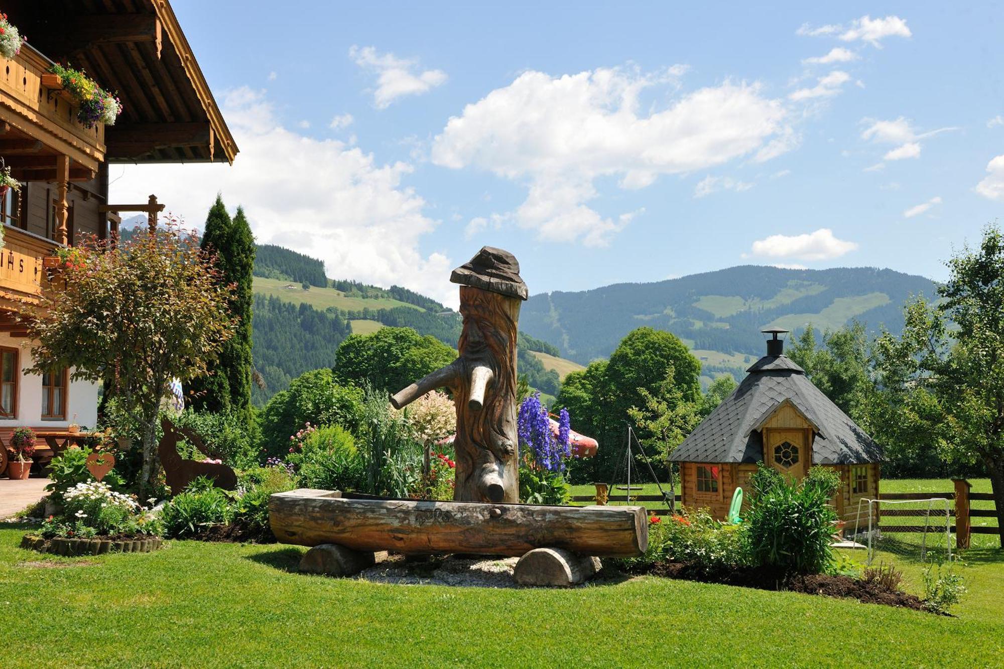 Aparthotel Biohof Ebengut Maria Alm am Steinernen Meer Exterior foto